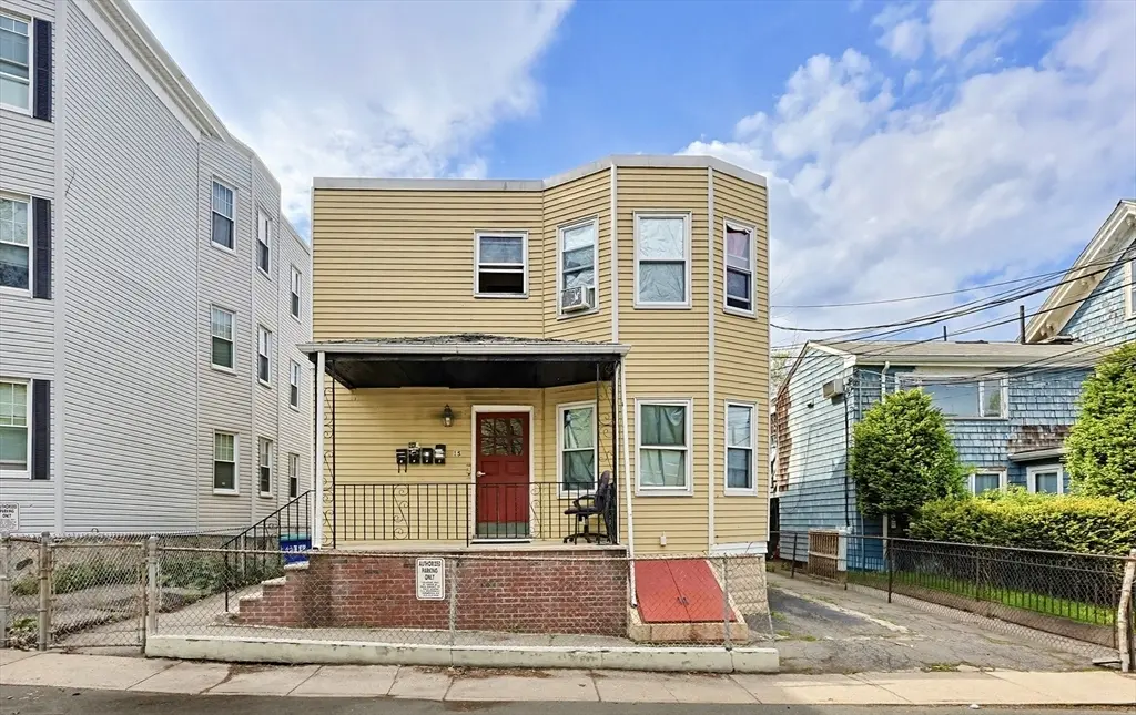 15 Kenneson Rd
