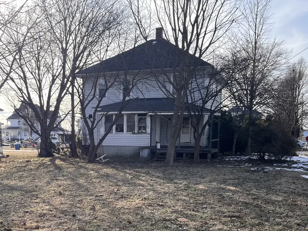 108 NW 2nd St
