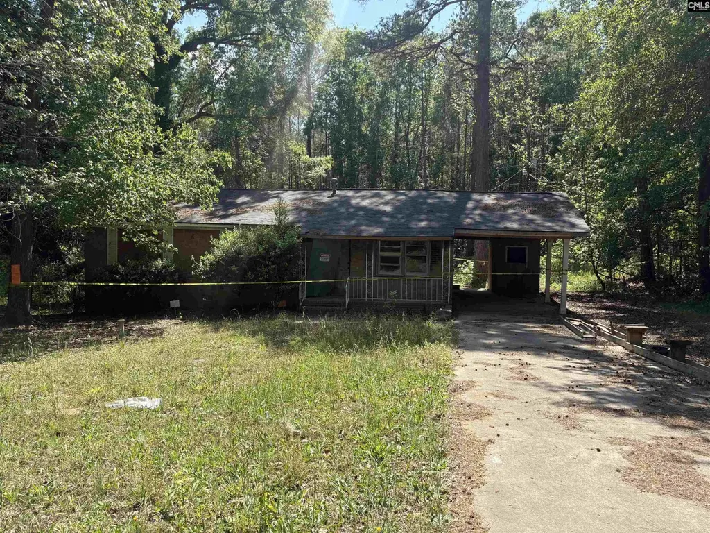 104 Green Tree Dr