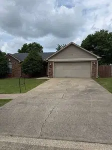 3403 Forest Dr