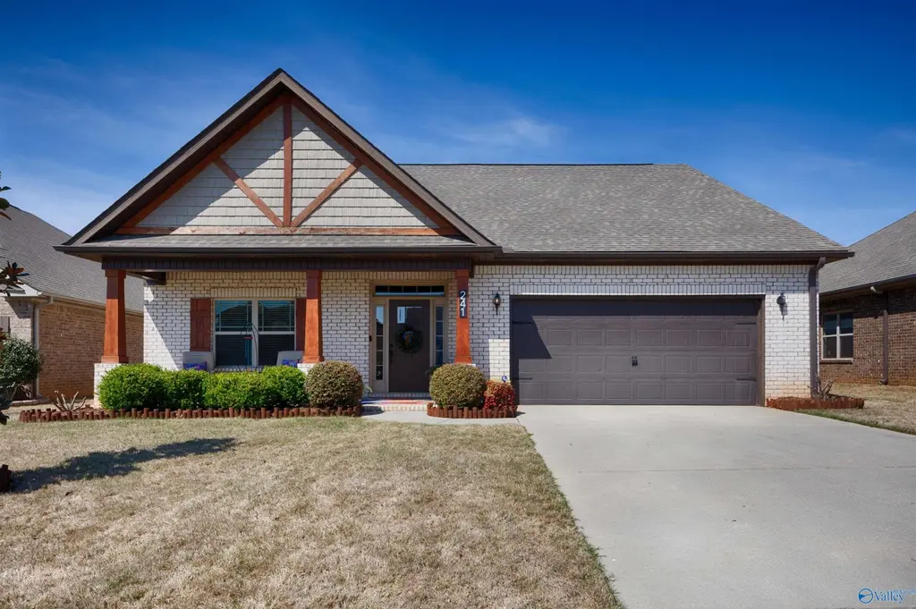 241 Iron Cir