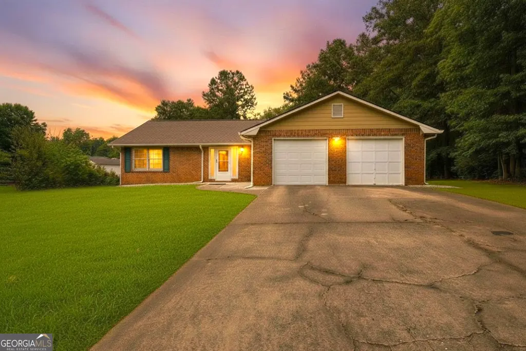 1738 Sherry Ln
