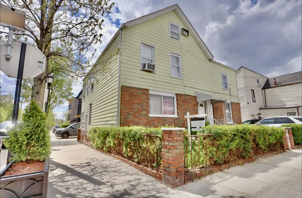 217-219 NEW YORK Ave