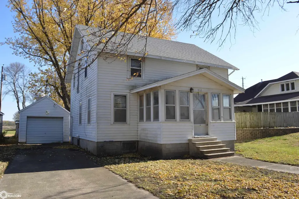 312 S Main St