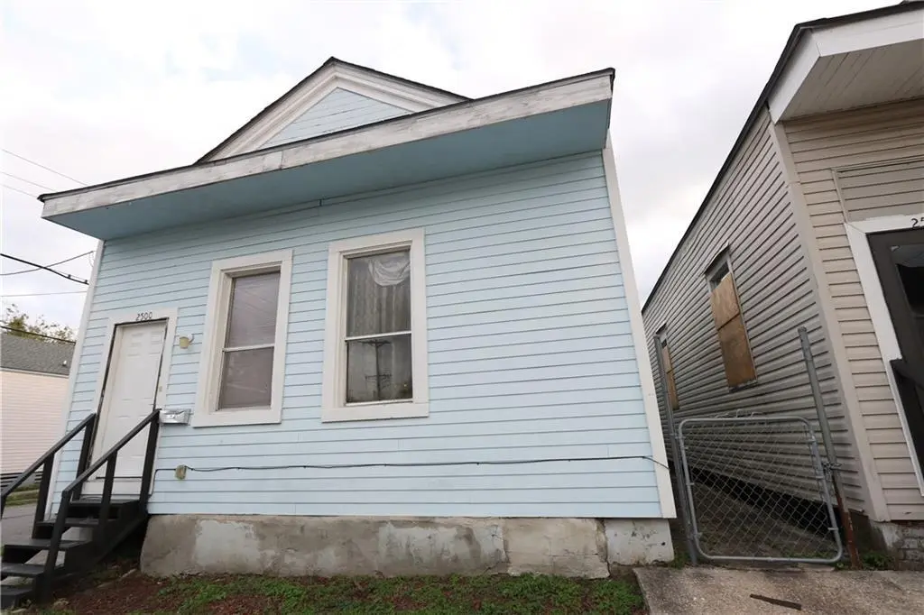 2500 Clara St
