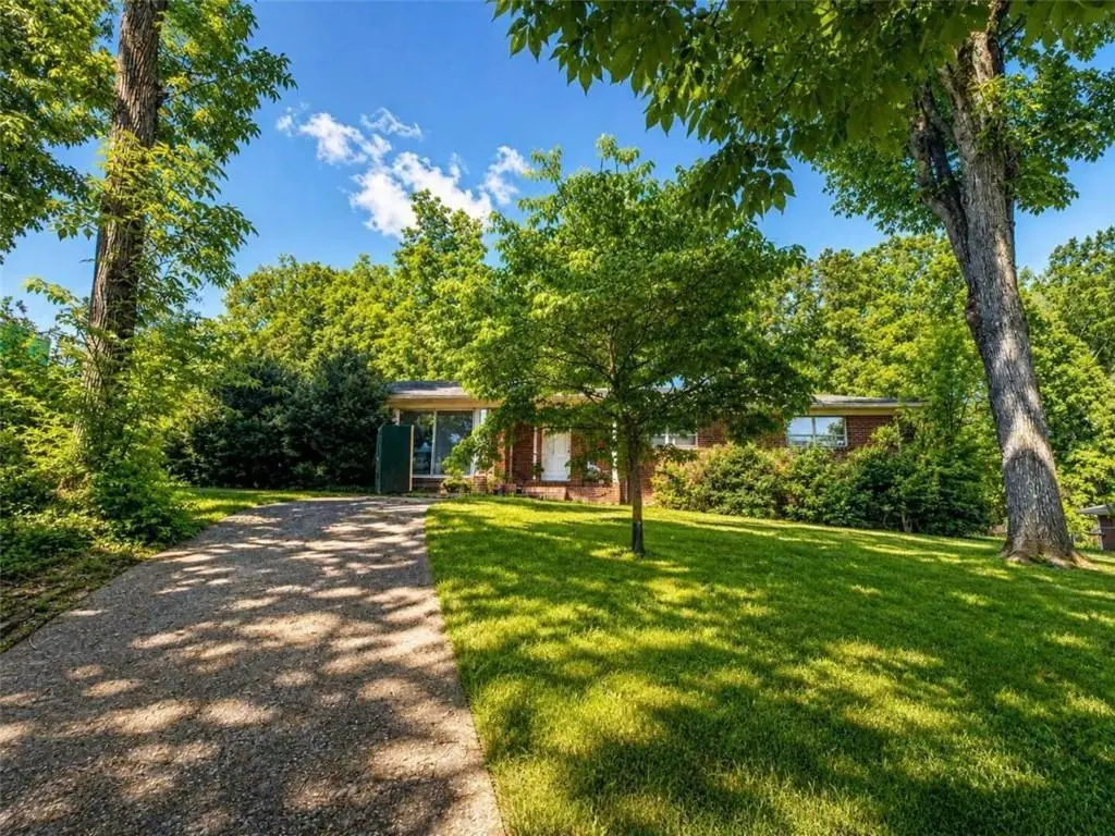 54 Cliffbrink Dr SE