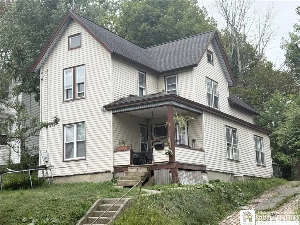196 S Main St