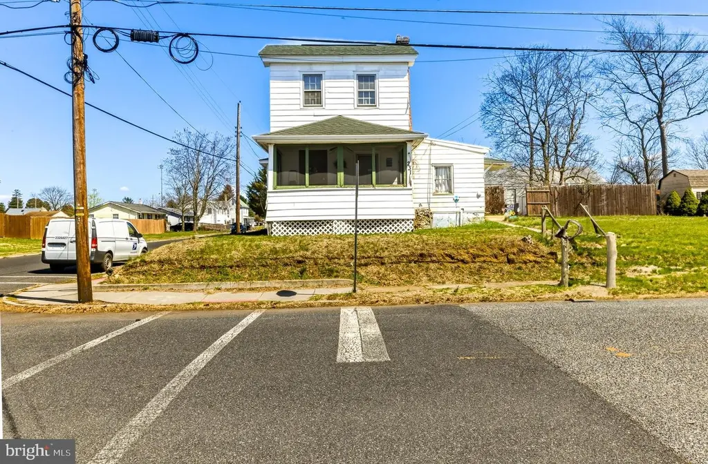 231 N Main St
