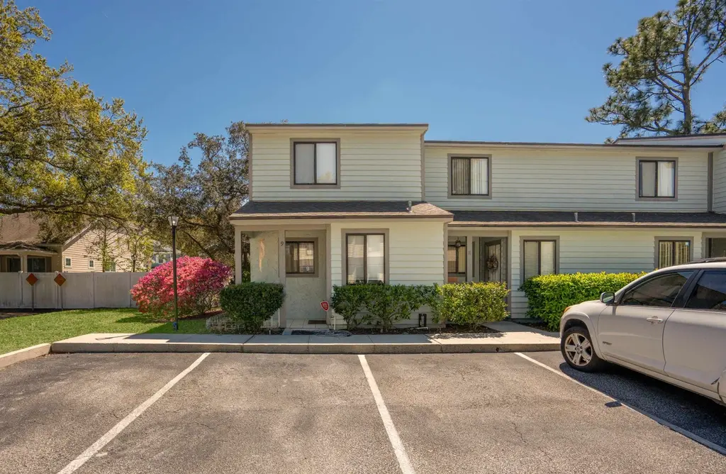 9 Moultrie Creek Cir #9