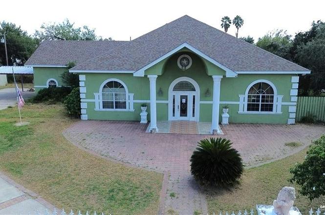 1308 Donna Plaza Cir S