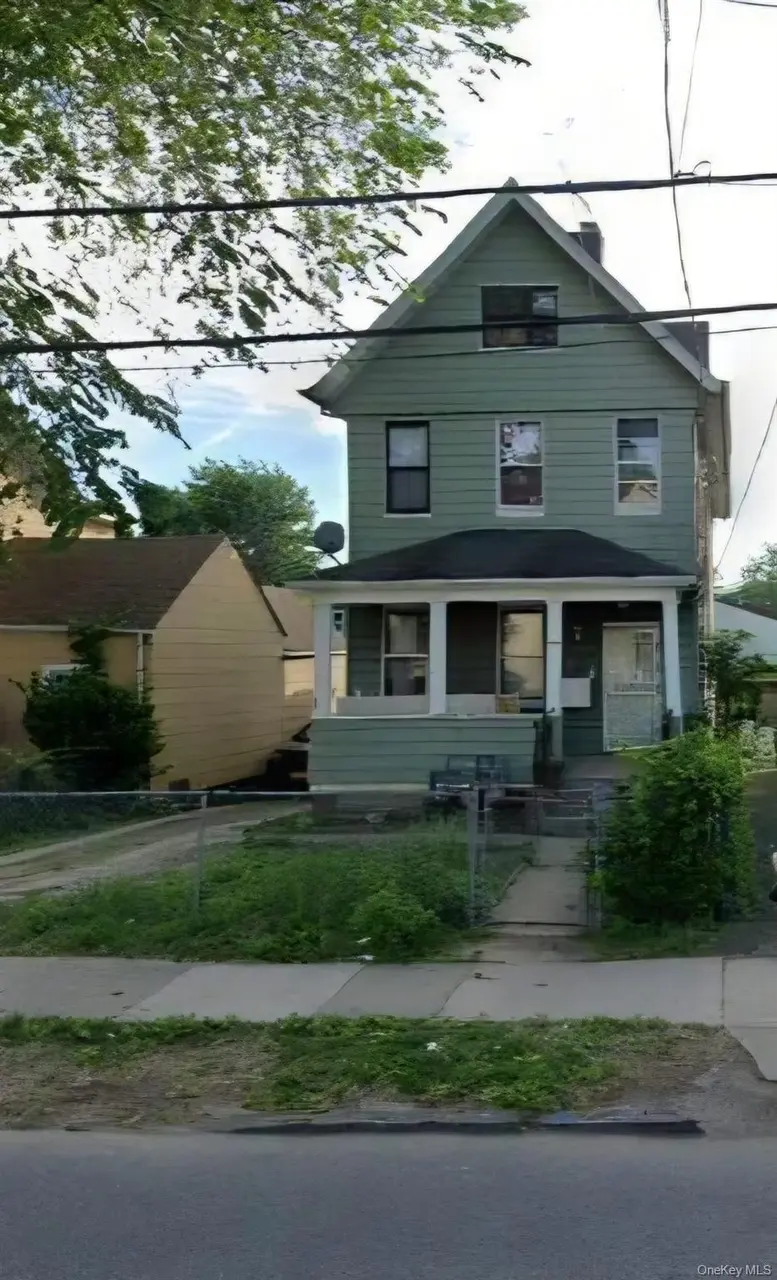124 S 11th Ave