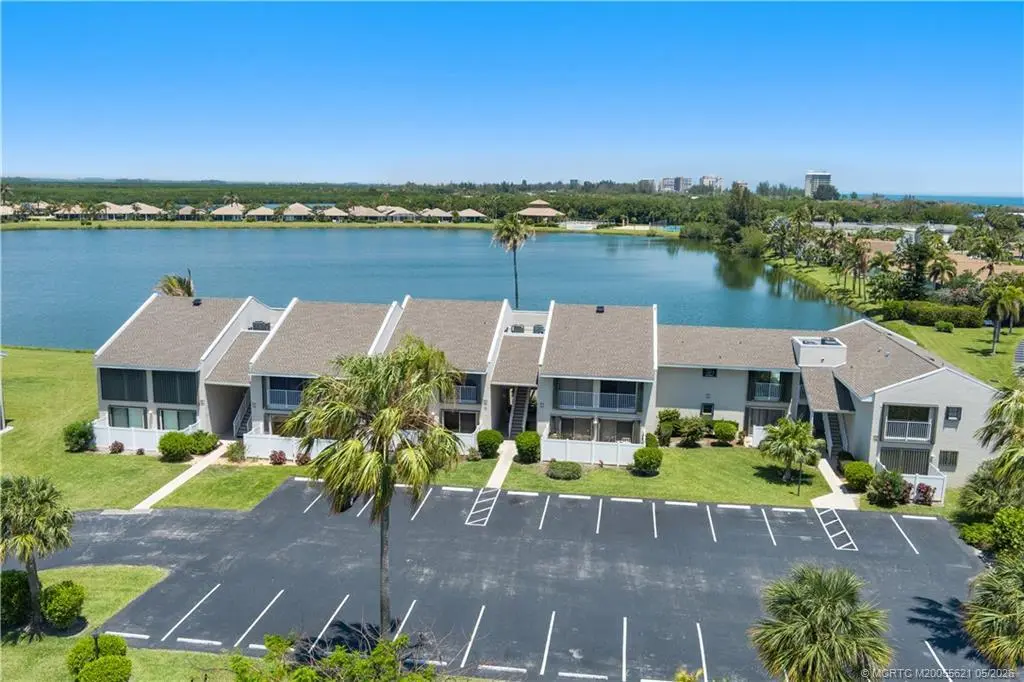 3206 S Lakeview Cir #1203