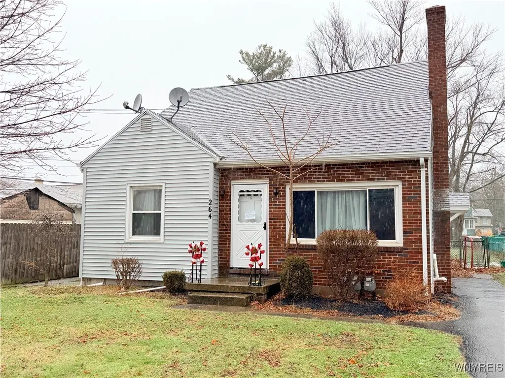 264 E Main St
