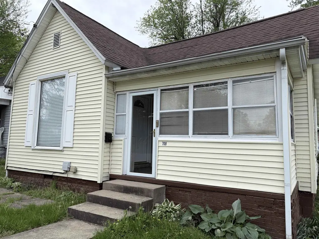 708 Plum St