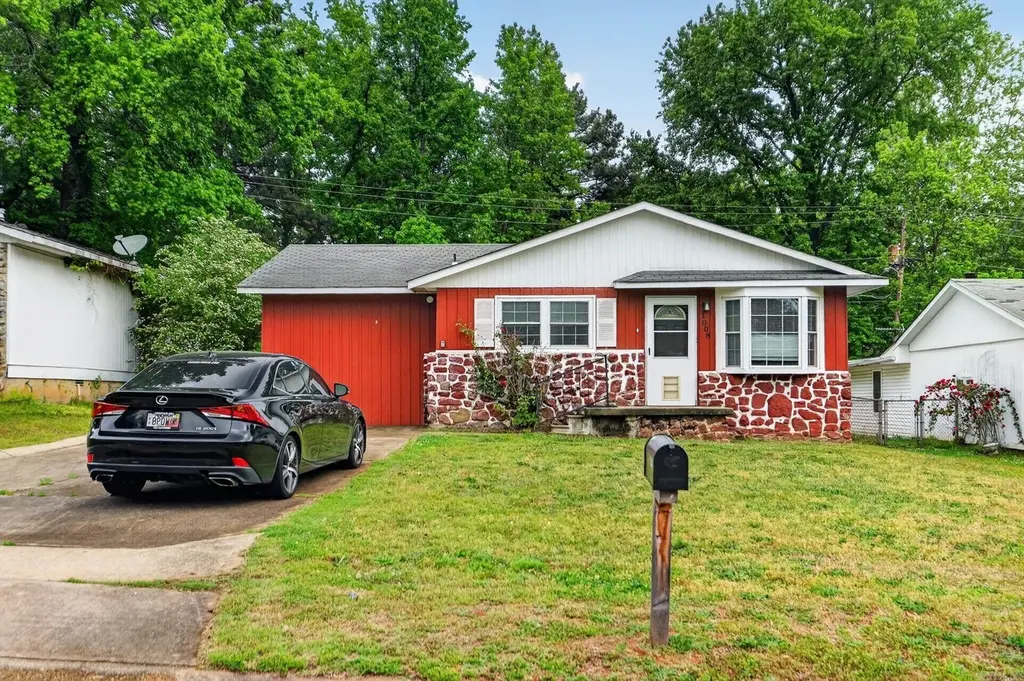 1008 Ferrell Dr