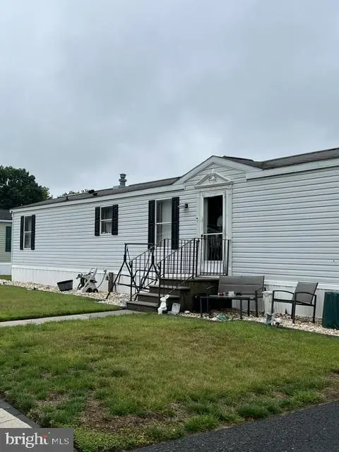 405 Peacock St