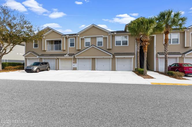 7071 Deer Lodge Cir #103