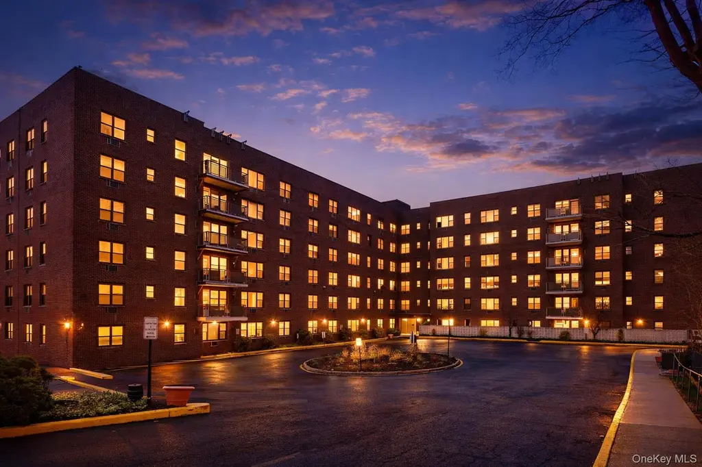 77 Carpenter Ave Unit 3B