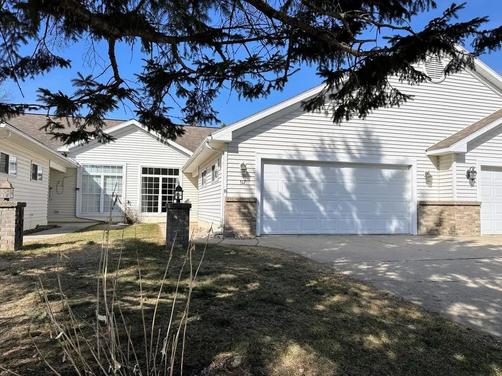 517 Pine Cone Dr