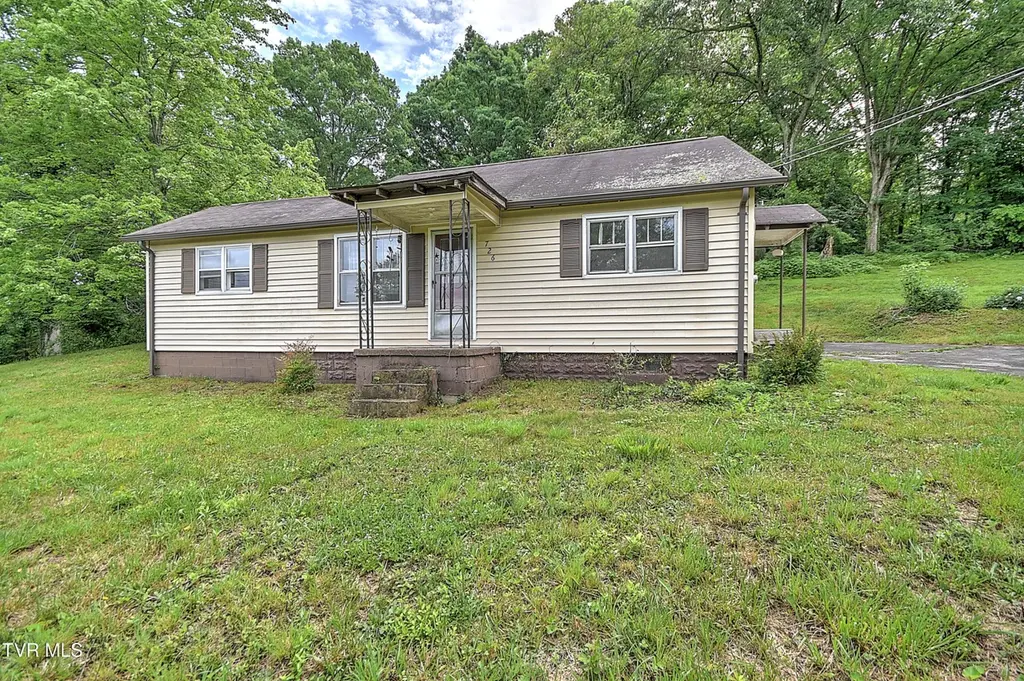 726 Hammond Ave