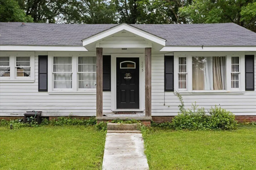 205 E 4th Ave