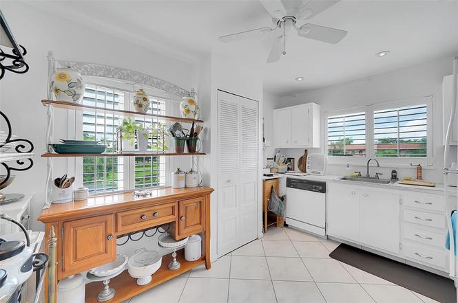 9481 Sunrise Lakes Blvd #310