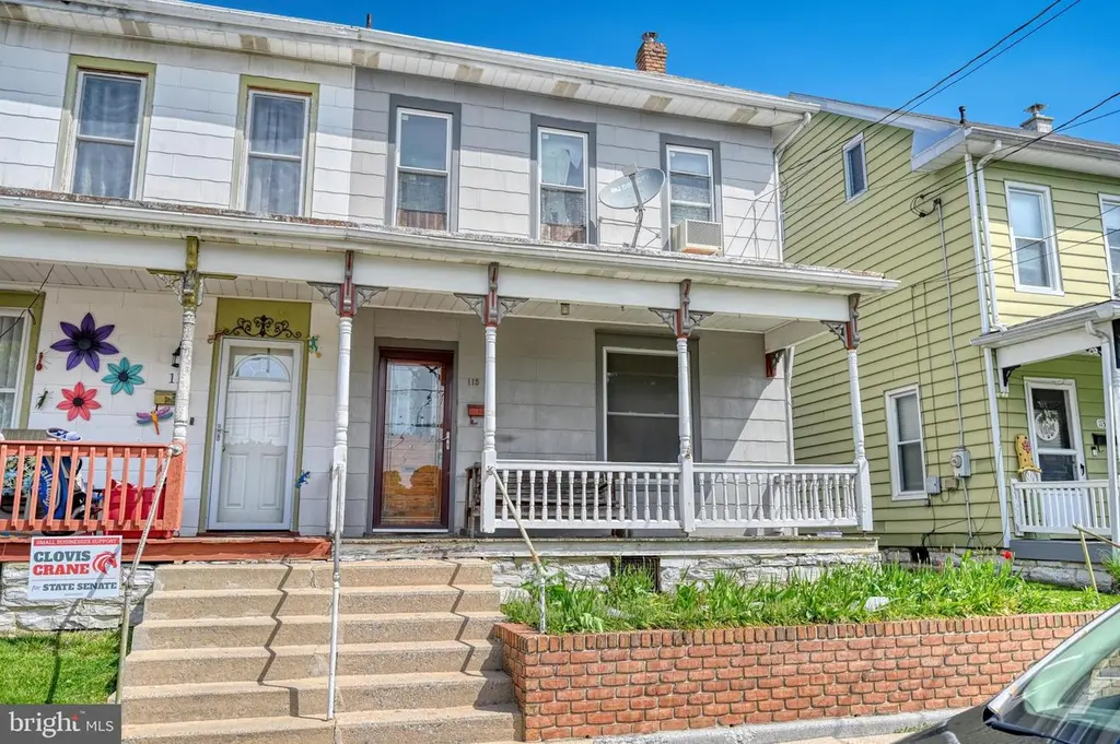115 W Carpenter Ave