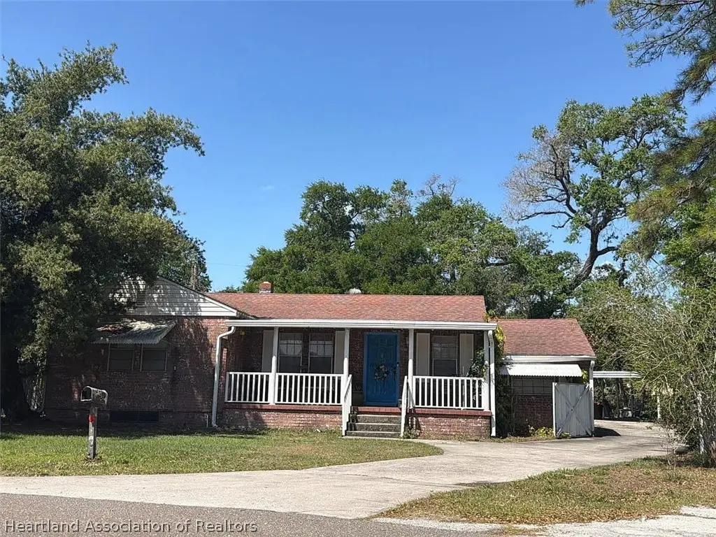 4418 N Tampania Ave