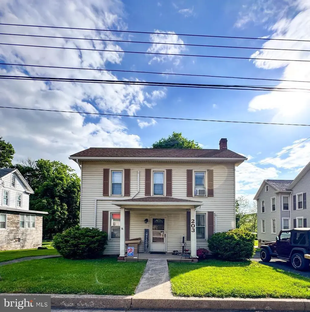 203 S Main St