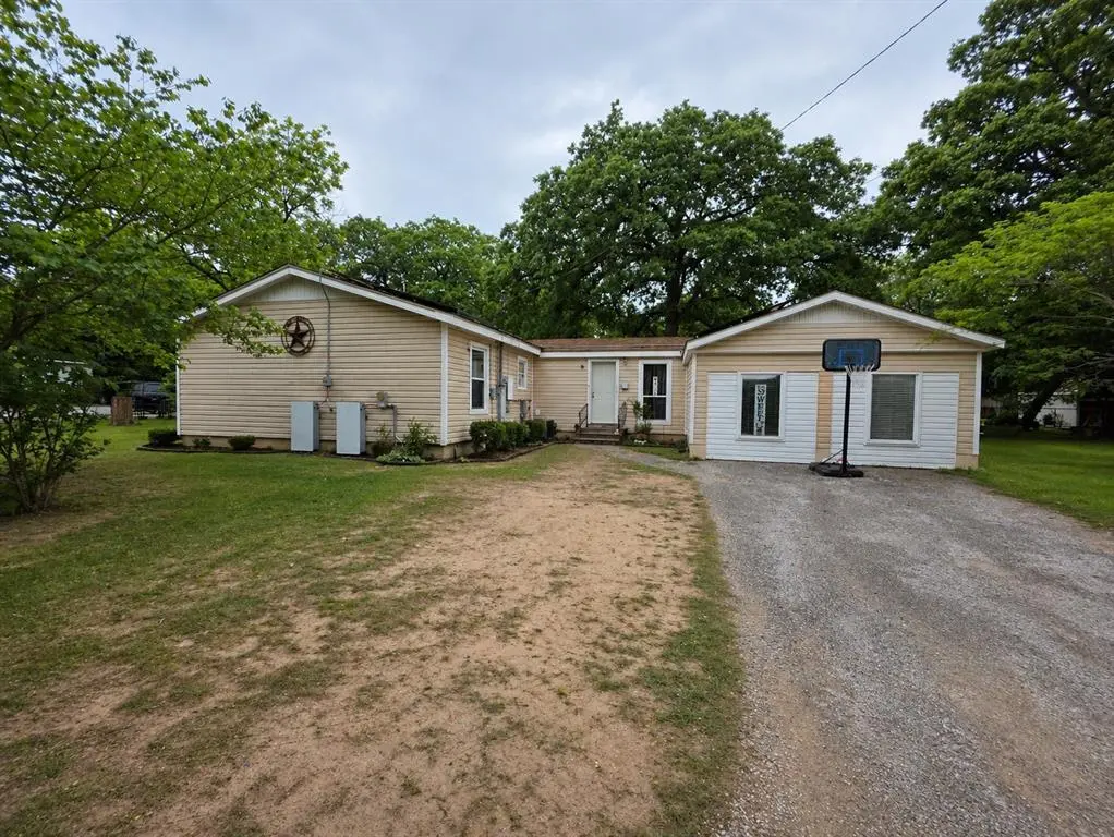 500 Pine Oak Dr