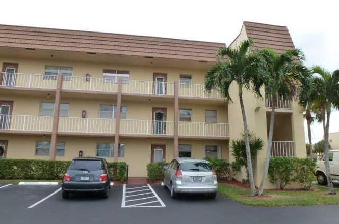 8450 Sunrise Lakes Blvd #111