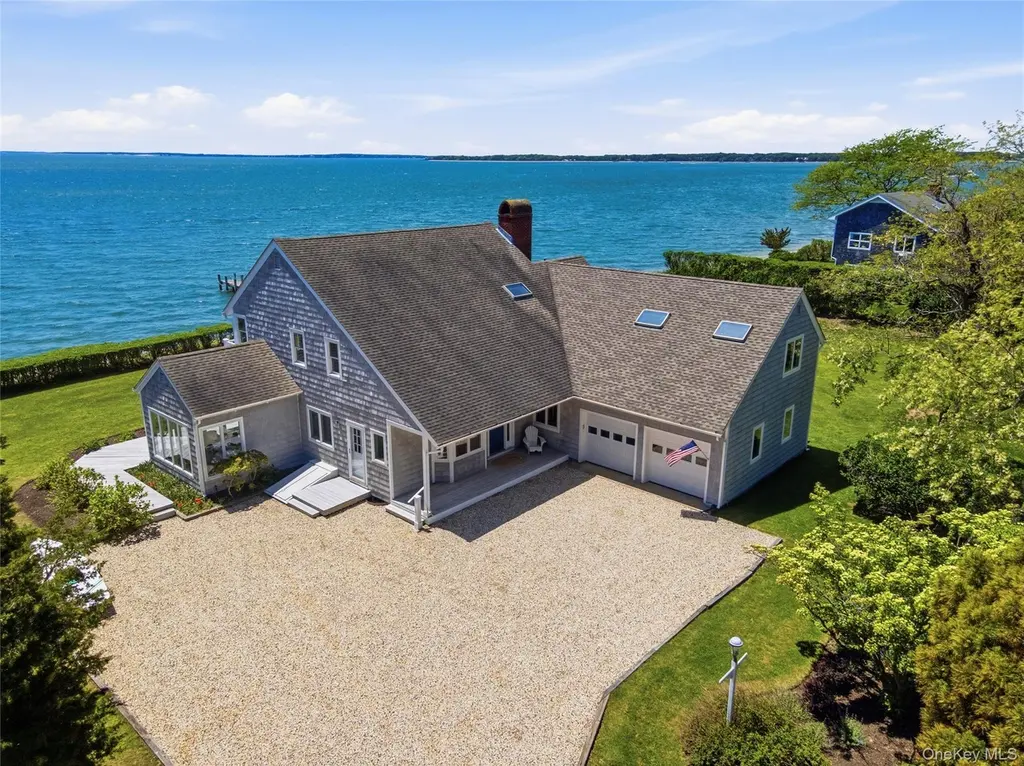 90 Peconic Ave