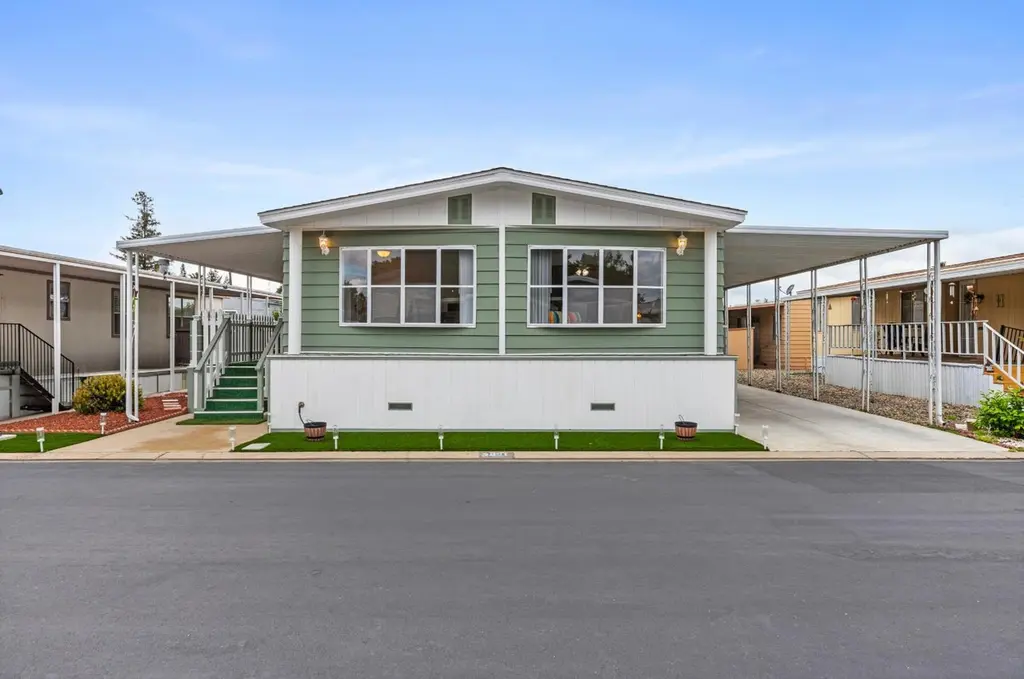 3921 Moana Way