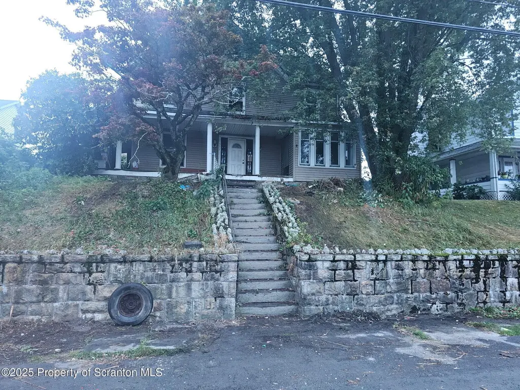 507 Delaware St