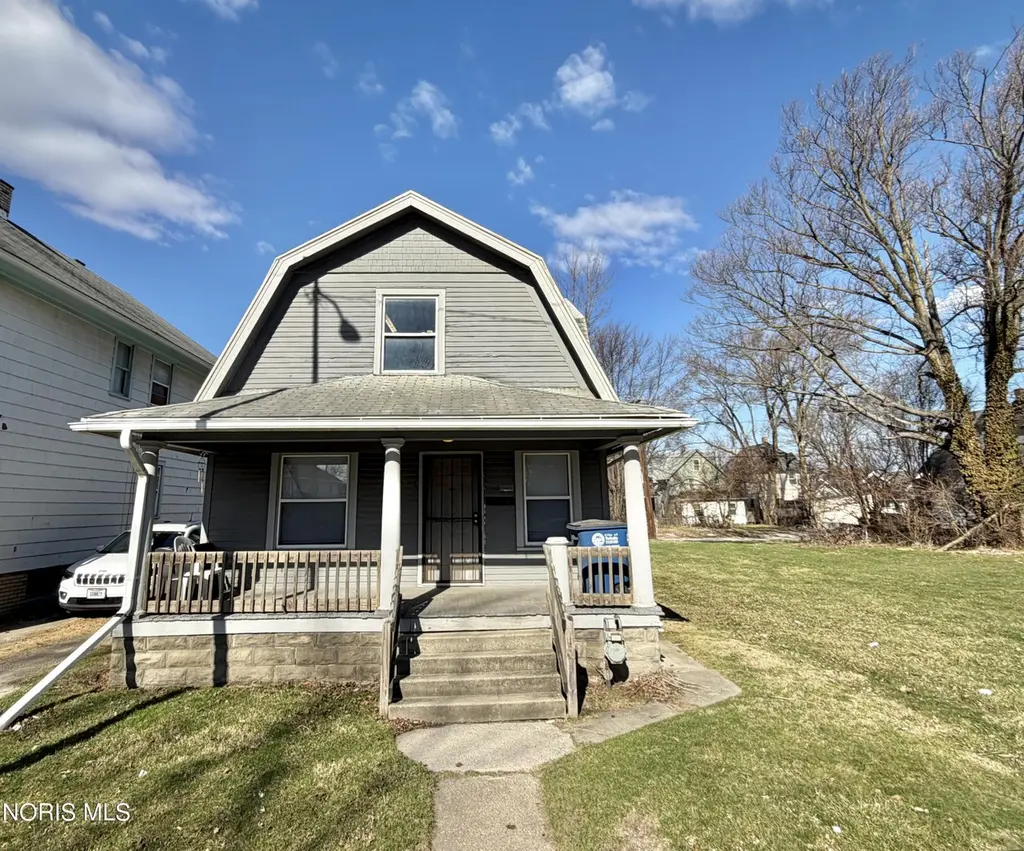 3359 N Detroit Ave