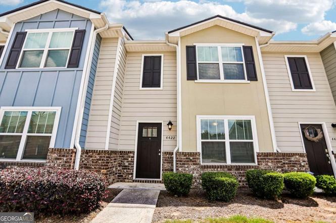 4422 Pinscher St