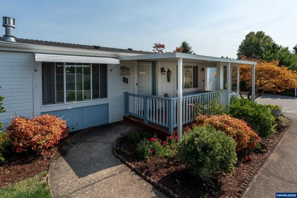 2120 Robins Ln SE #111