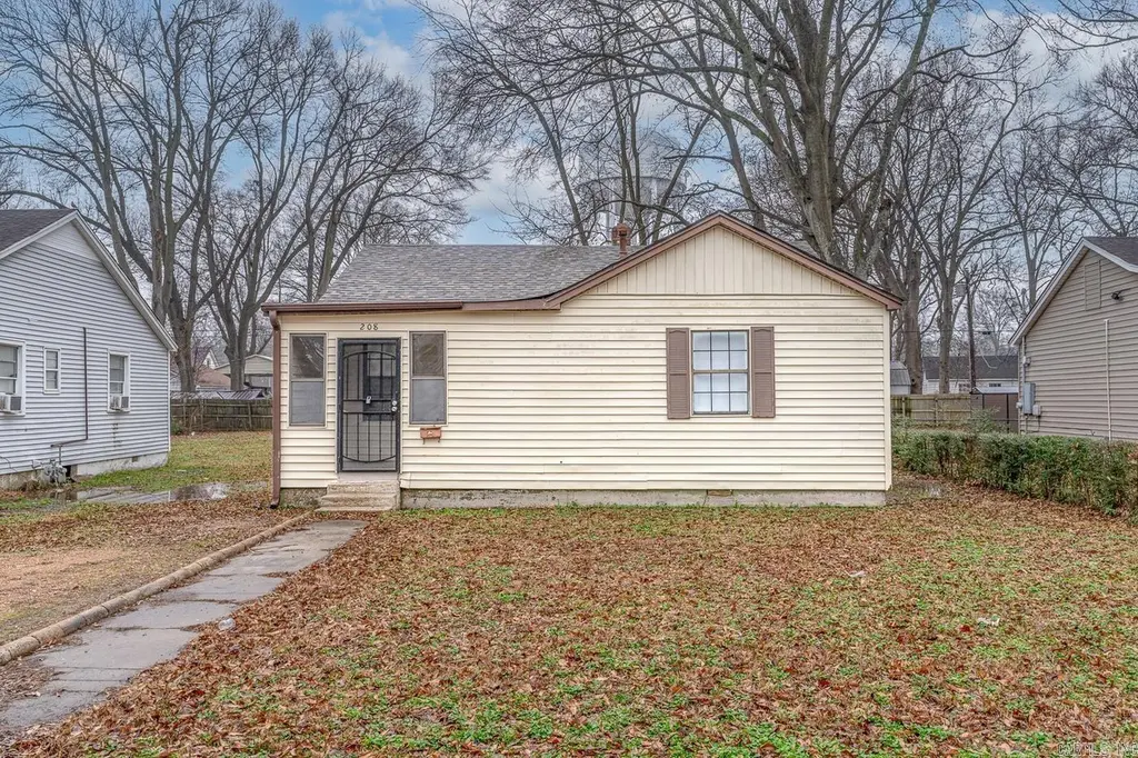 208 S Center Dr