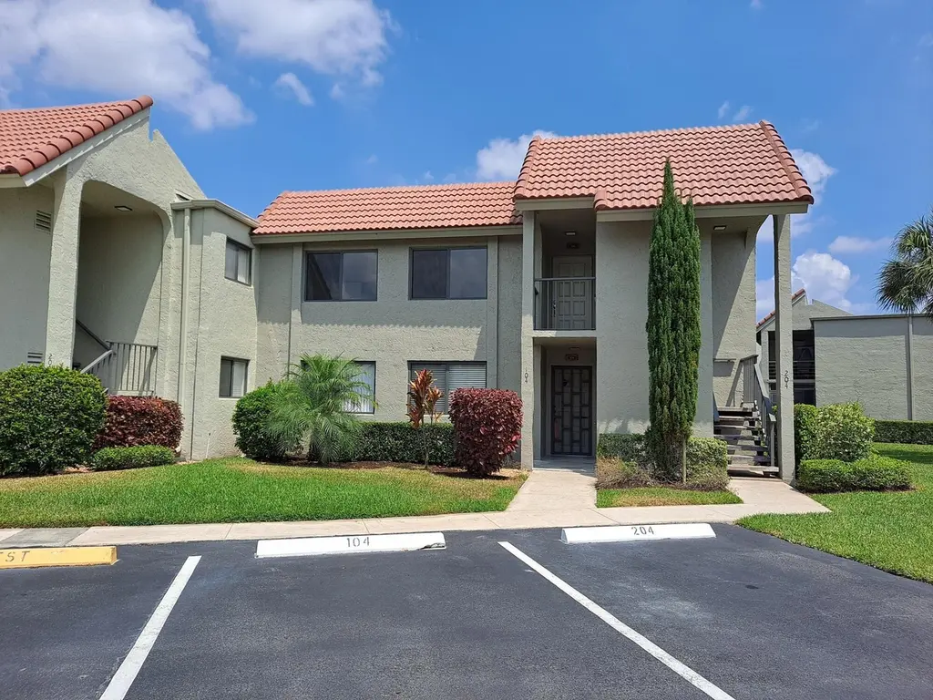 5500 Fairway Park Dr #204