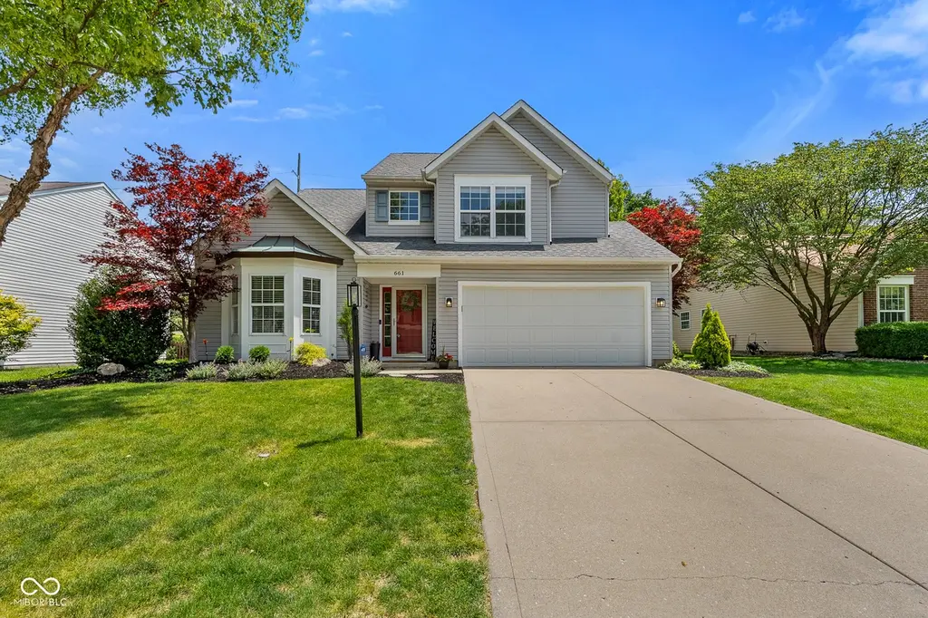 661 Country Walk Dr