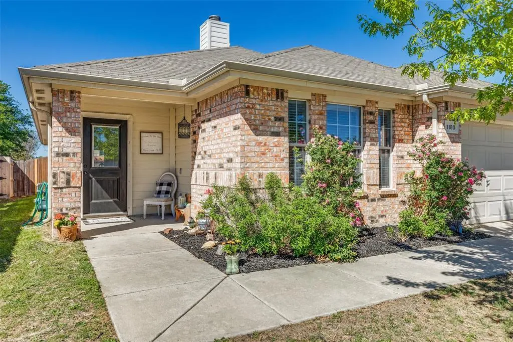 1180 Kachina Ln
