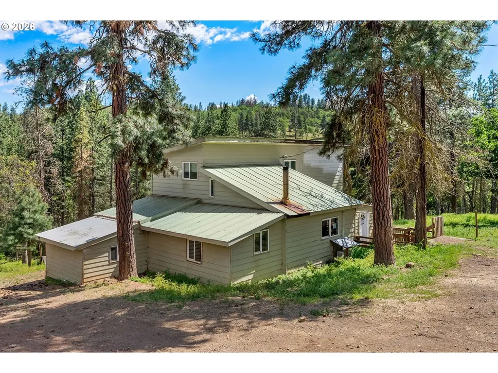 36 Wooded Ln