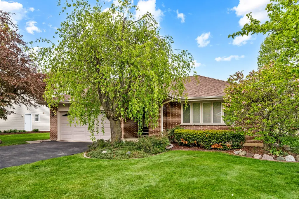 1281 Tracie Dr