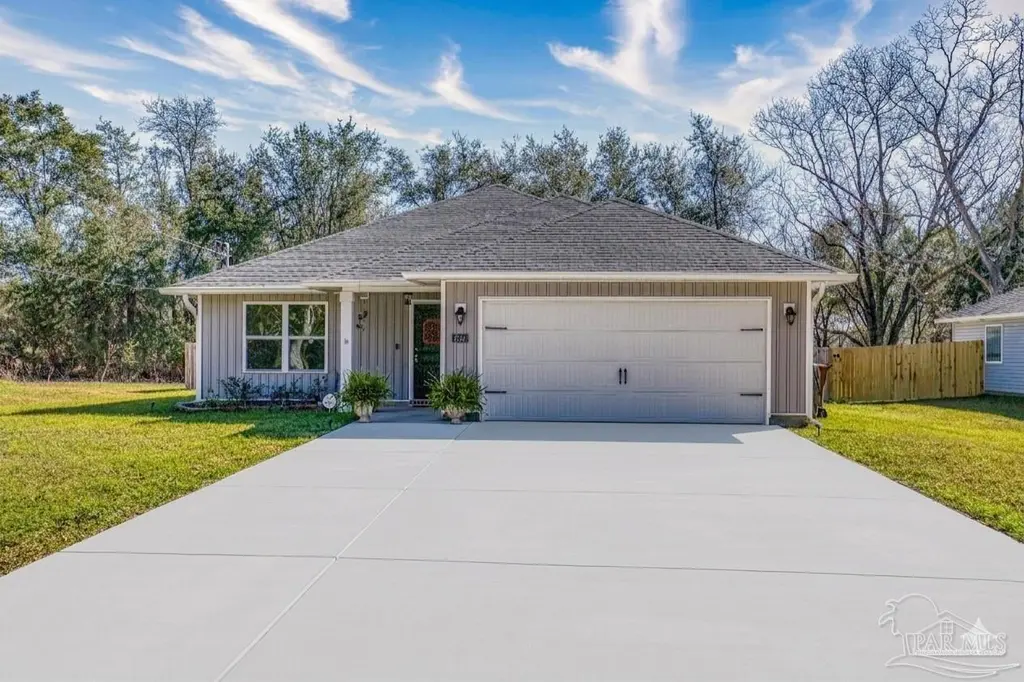4758 W Lynn Dr