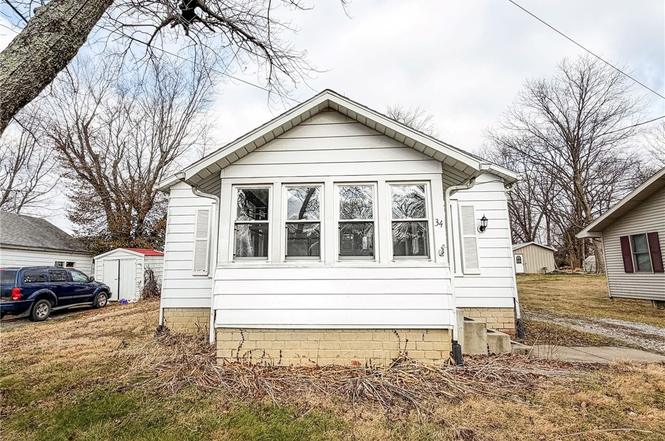 34 W Walnut St