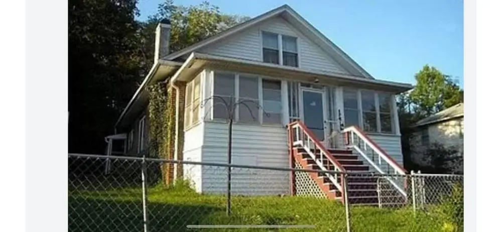 126 Meredith St