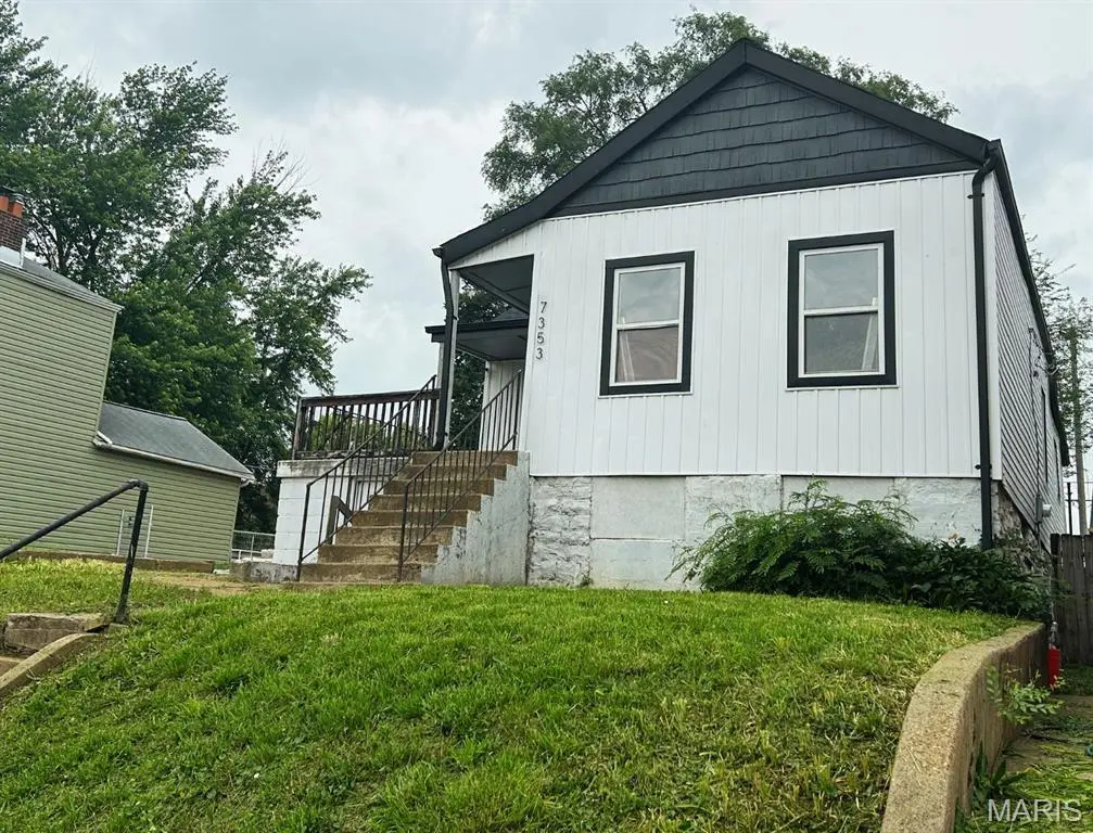 7353 Virginia Ave