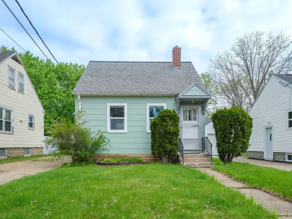 1309 2nd St NE