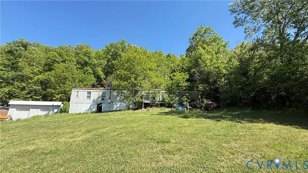 26 Compton Ln