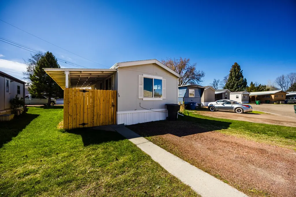 808 Avoca Ave #18